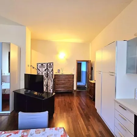 Six Hills House Montevarchi